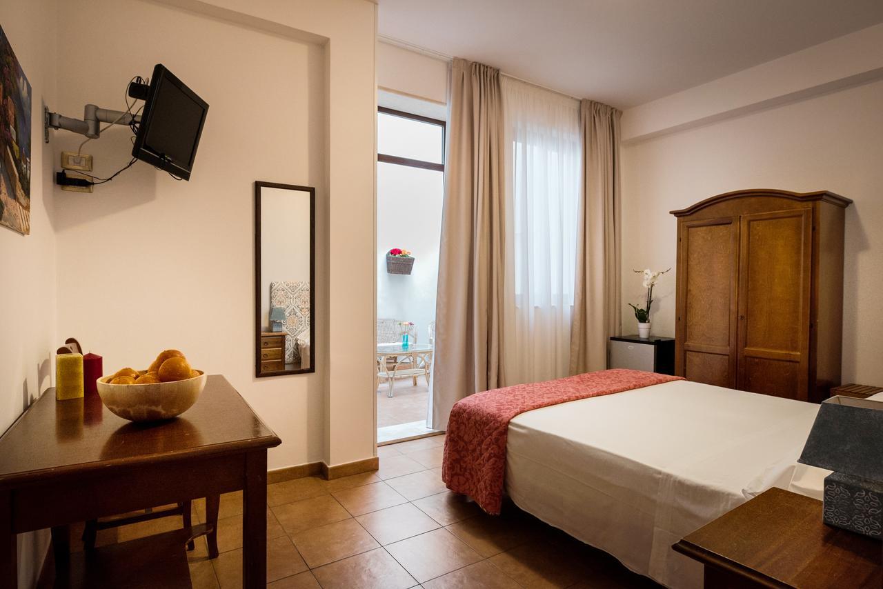 Bed and Breakfast Cabrera House Pozzallo Exterior foto